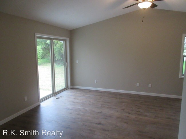 Building Photo - 4610-4612 Woodgate Dr