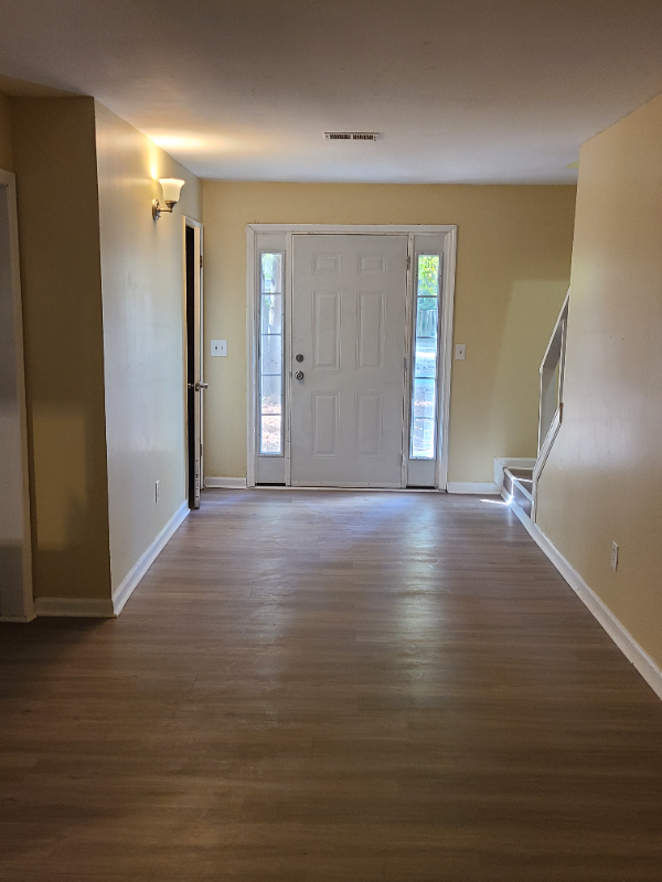 Photo - 4110 Hawthorne Cir Apartment