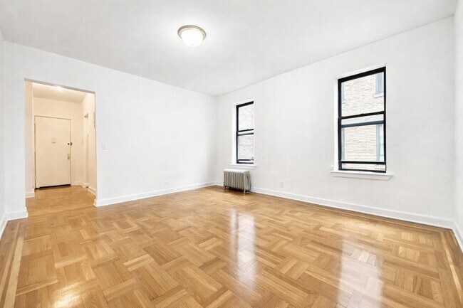 Foto del edificio - 590 Fort Washington Ave