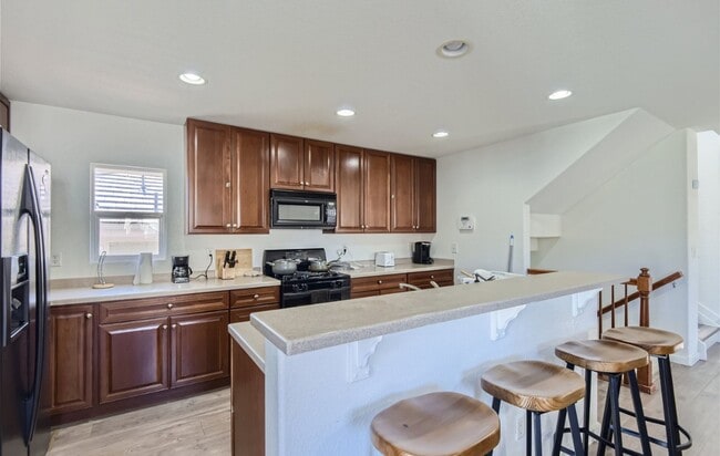 Foto del edificio - Huge room in a large shared home, private ...