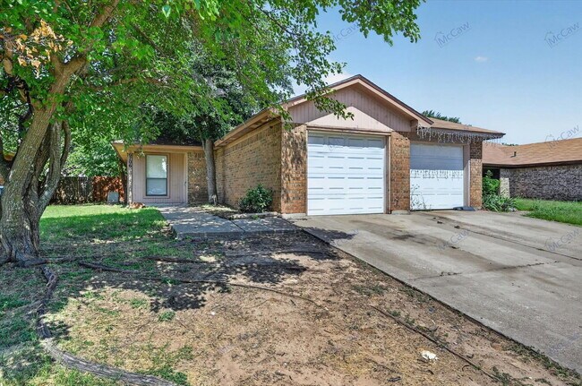 Foto del edificio - 6706 S Creek Dr