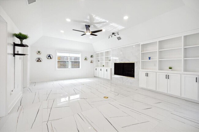Building Photo - 2308 Addison Rd