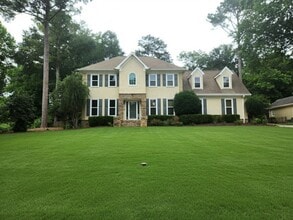 Building Photo - 270 S Shore Dr