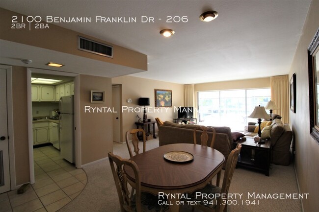 Foto del edificio - Beach-style living awaits you on Lido Key!!