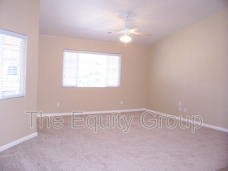 Foto del edificio - 3640 E Mineral King Ave