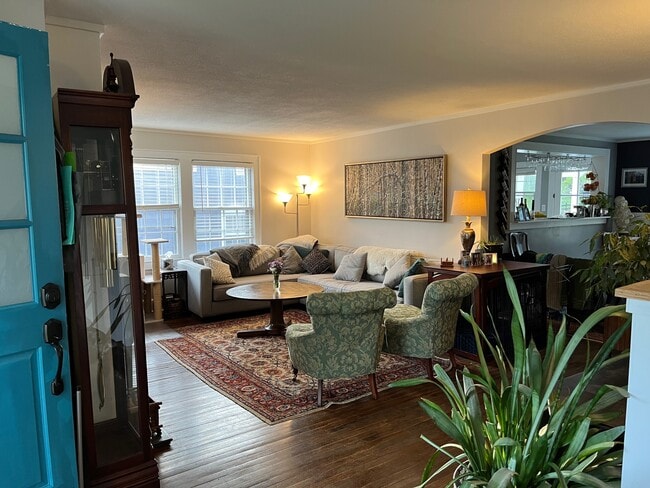 Living Room - 2359 Rosewood Ave