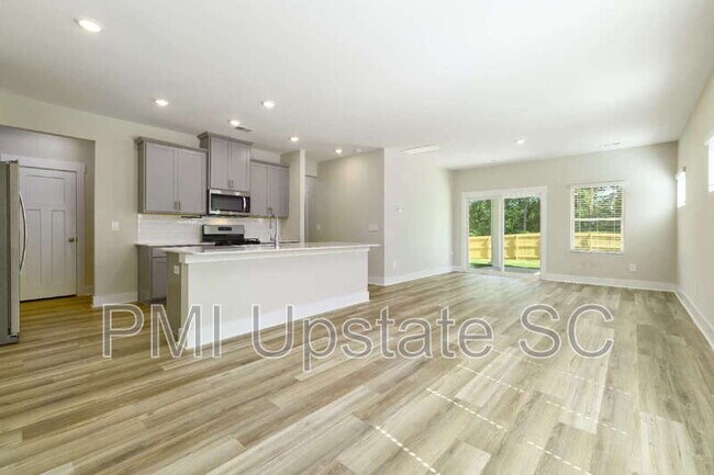 Foto del edificio - 519 Crowder Pl
