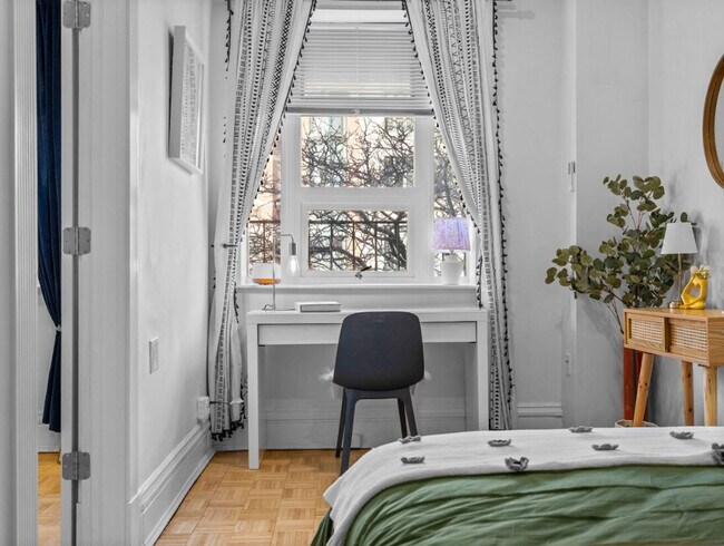 Foto del edificio - 182 Commonwealth Ave