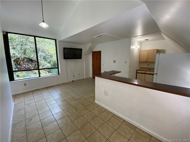 Building Photo - 714 State St