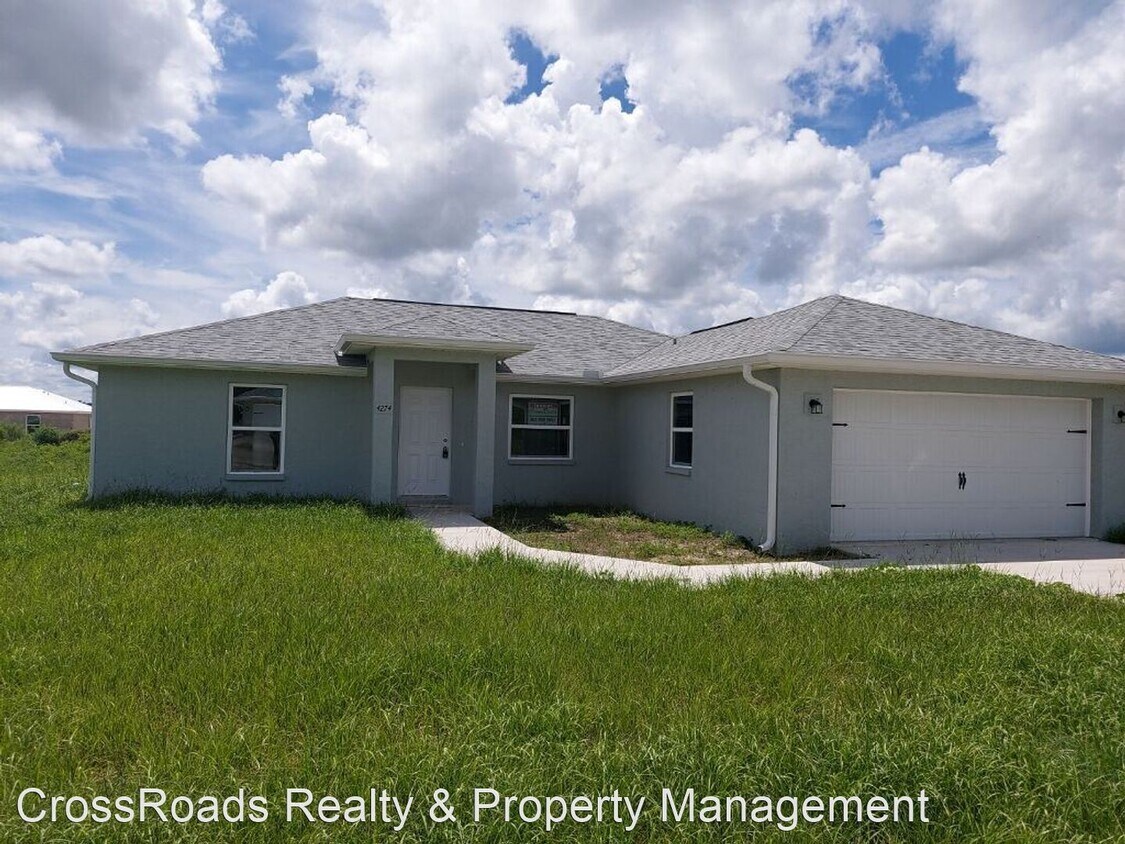 Foto principal - 3 br, 2 bath House - 4274 E MARYLAND ST