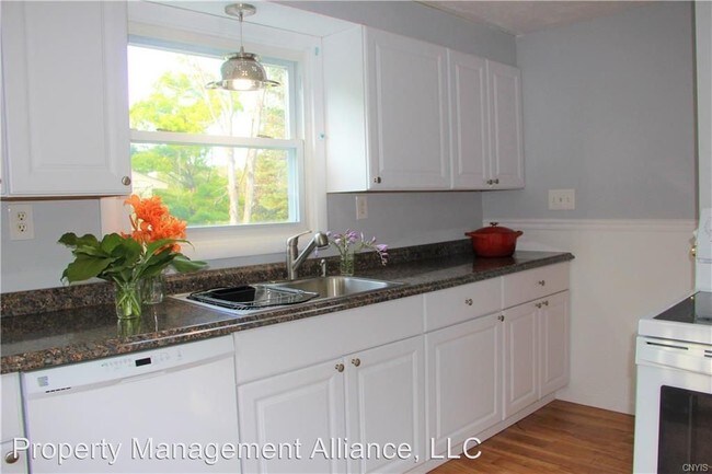 Building Photo - 4149 Apulia Rd