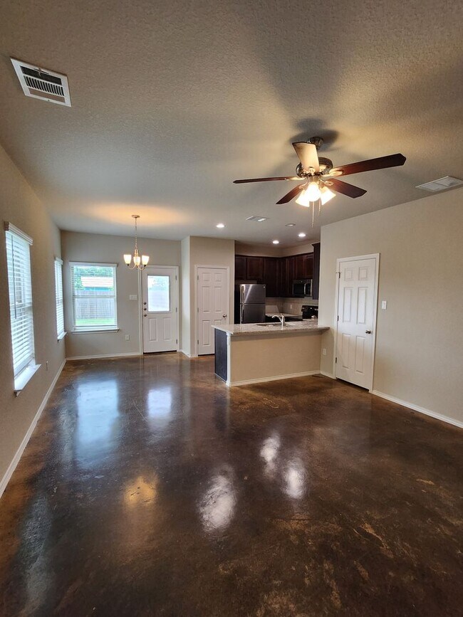 Foto del edificio - 3bd/2.5ba in Seguin