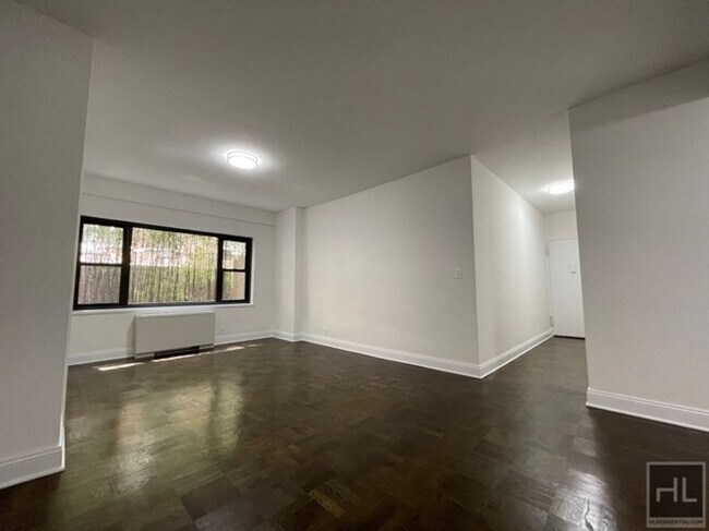 Building Photo - EAST 56 STREET