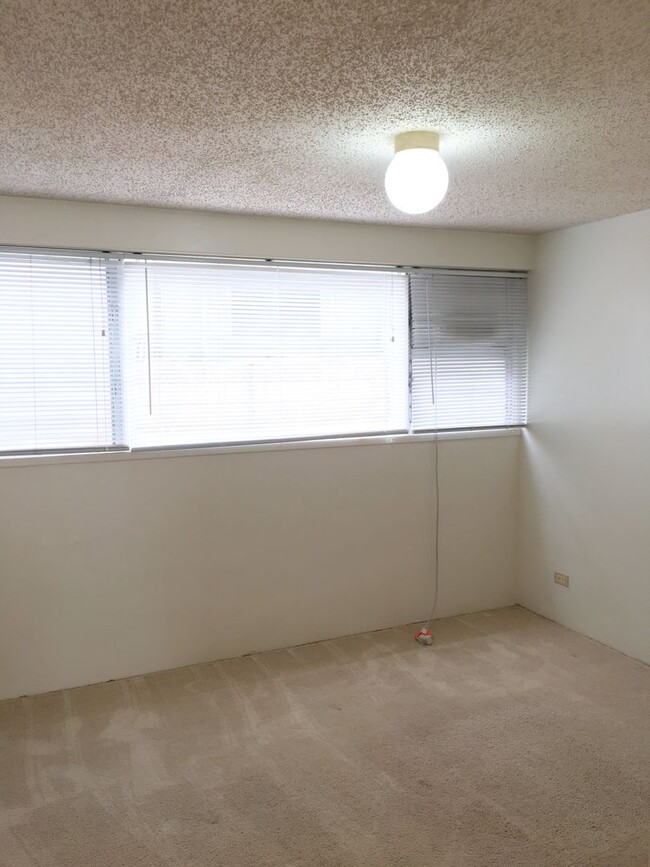 Foto del edificio - 1-Bedroom Ground Floor Unit for Rent!