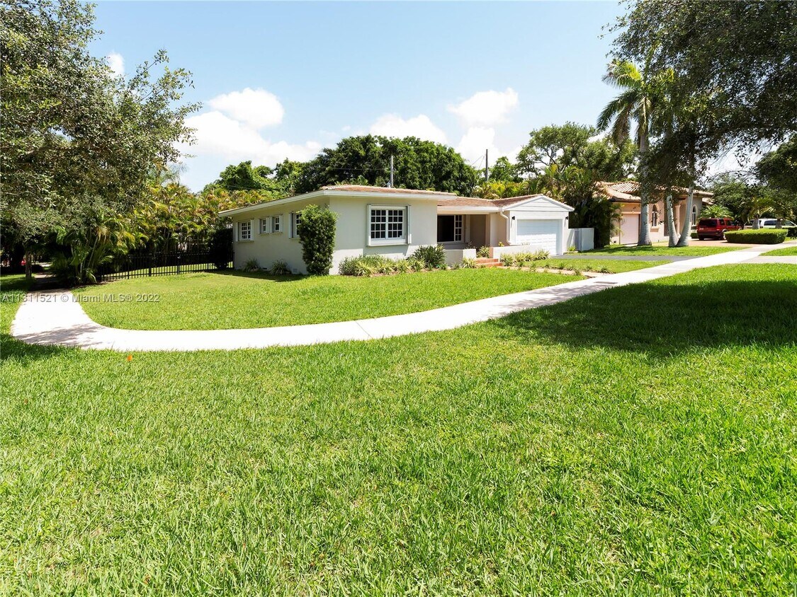 Primary Photo - 4930 Riviera Dr