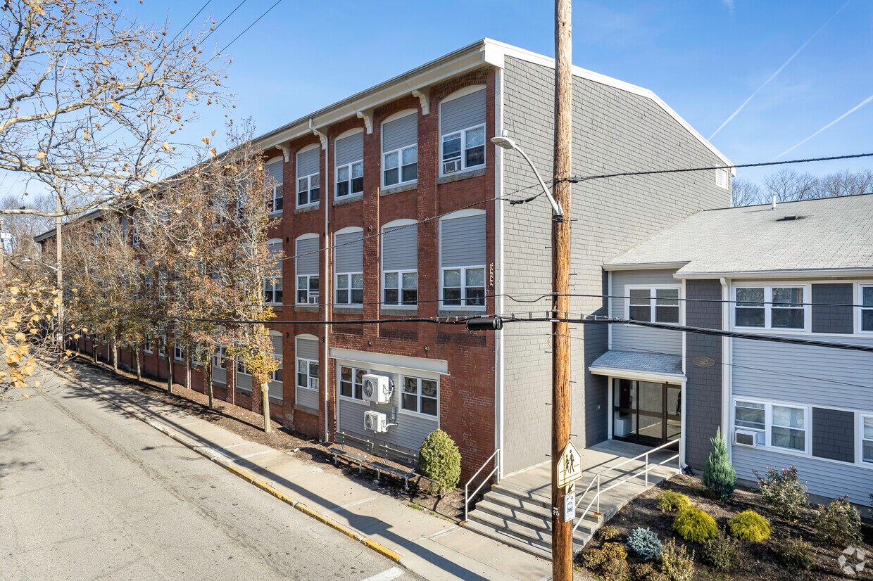 Fairmount Heights Apartments in Woonsocket, RI