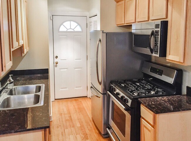 Foto del edificio - 626 W Roscoe St