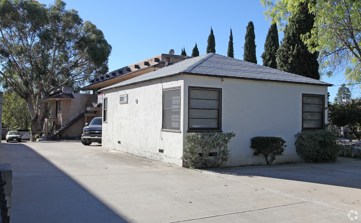 Building Photo - 228 G St