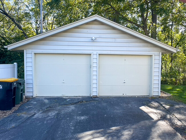 Garage - 11725 W Diane Dr