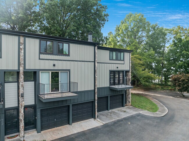 Luxury Suite (2 beds, 2 baths Condo) - 1940 Cherokee Bluff Dr