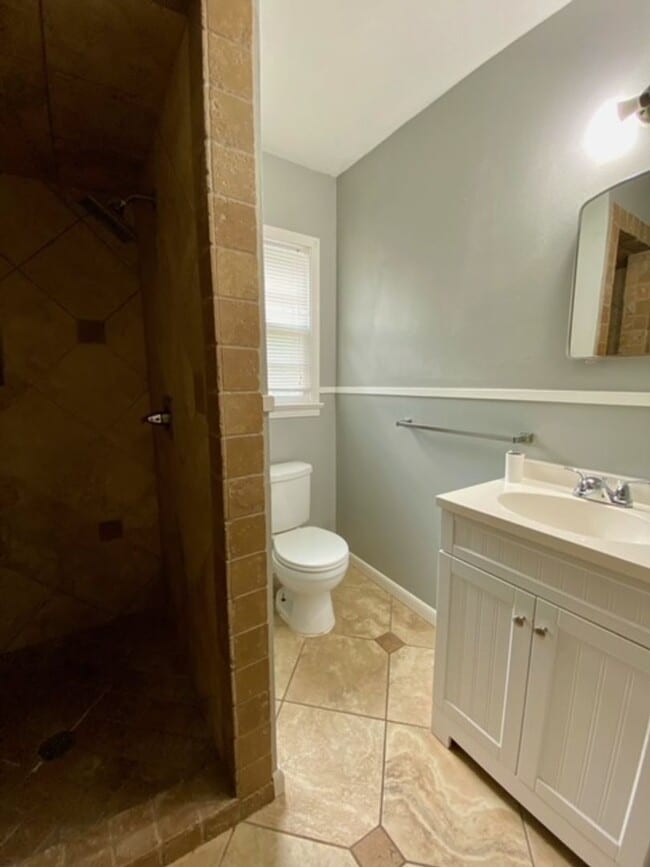 Building Photo - BROADMOOR /ANDERSON  ISLAND  - 251 ROMA DR...