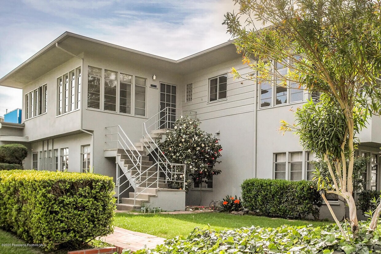Foto principal - 7305 College Ave
