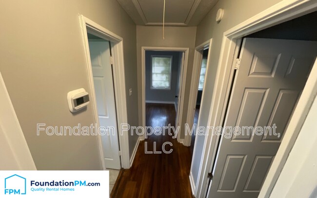 Building Photo - 3342 Ashland St