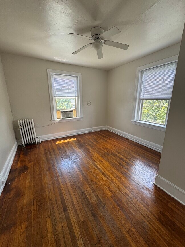 South Bedroom, 3BR - 1118 Grove Ave