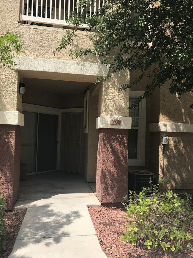 Foto del edificio - Beautiful  2bed 2bath Gated Community