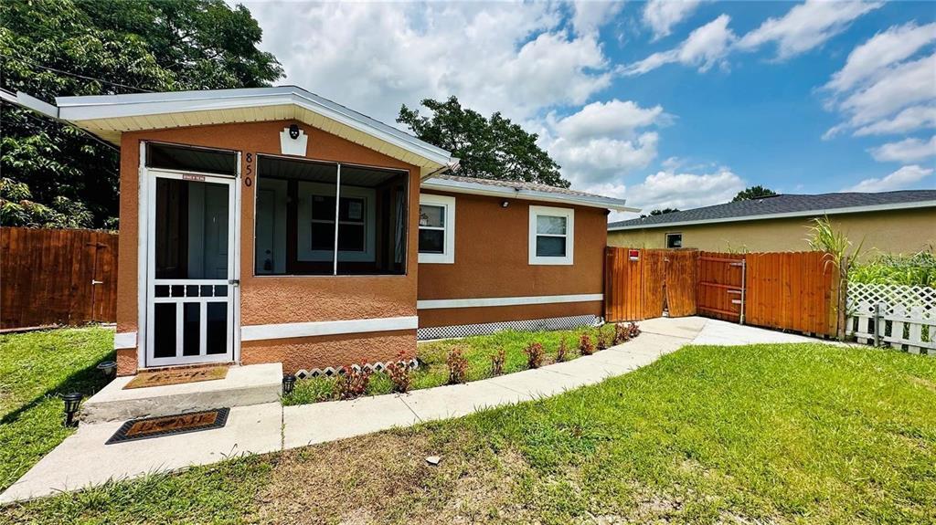 Foto principal - 850 E 19th St