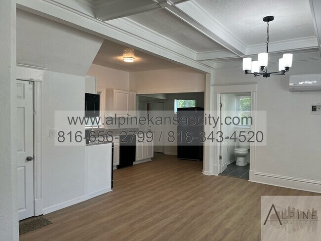 Foto del edificio - HUGE 3 Story Remodel!