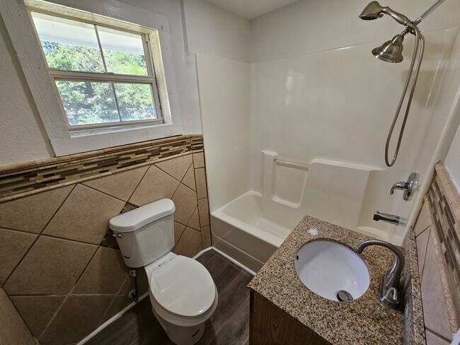 Foto del edificio - 1150 Hawthorn Dr