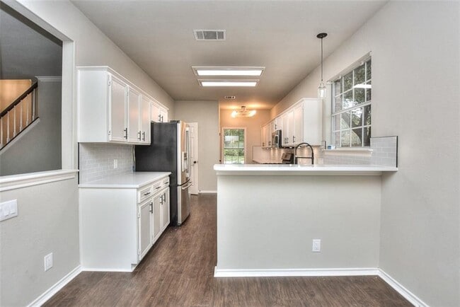 Building Photo - 2314 Falcon Dr