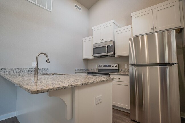 Building Photo - 774 N Honey Locust Bnd
