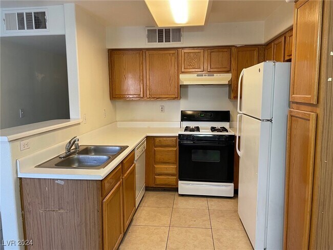 Building Photo - 3065 Casey Dr