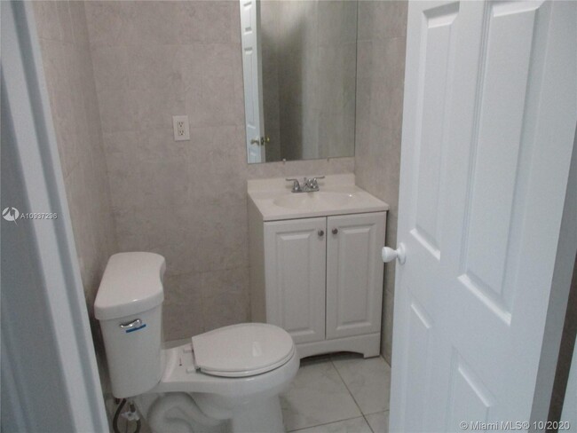 Building Photo - 112 Miami Gardens Rd