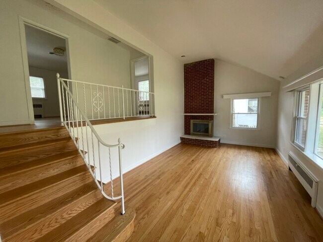 family room - 10204 Carroll Plz