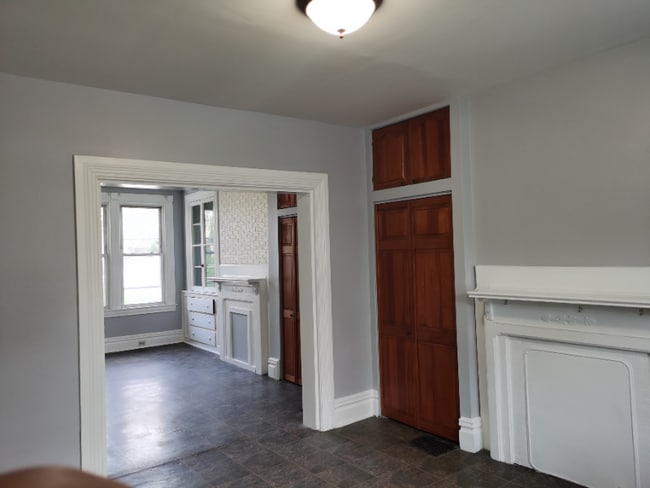 Building Photo - 7120 Harrison Ave