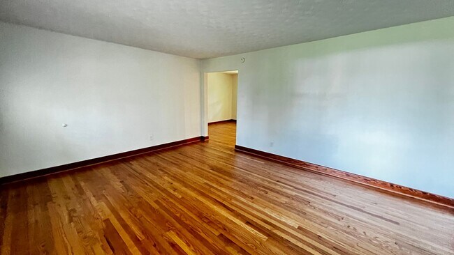 Building Photo - 3508 Linnet Ln