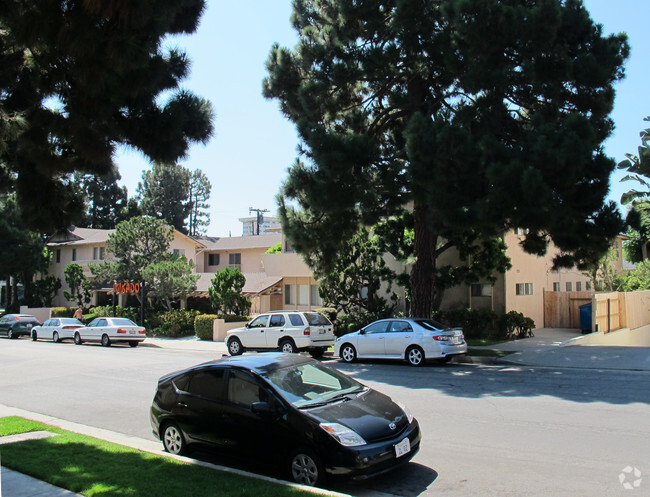 Foto del edificio - Mikado Apartments