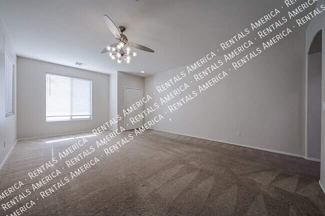 Foto del edificio - 44388 W Oster Dr