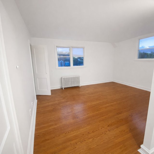 Foto del edificio - 7939 Pickering Ave