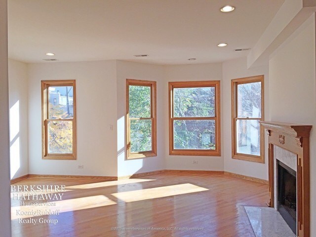 Building Photo - 2340 N Greenview Ave