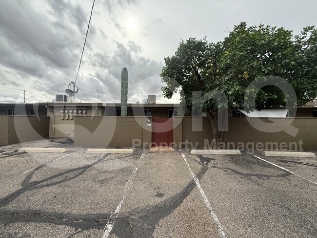 Foto del edificio - 2861 N Columbus Blvd