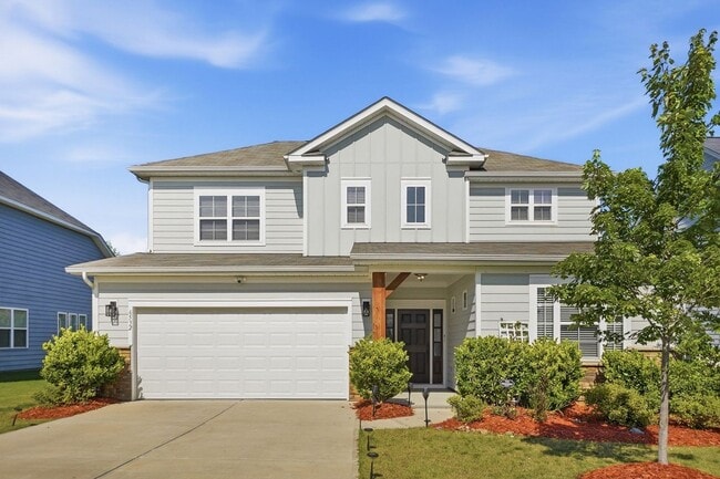 Building Photo - Stunning Home with Main-Level Bedroom, Gourmet Kitchen