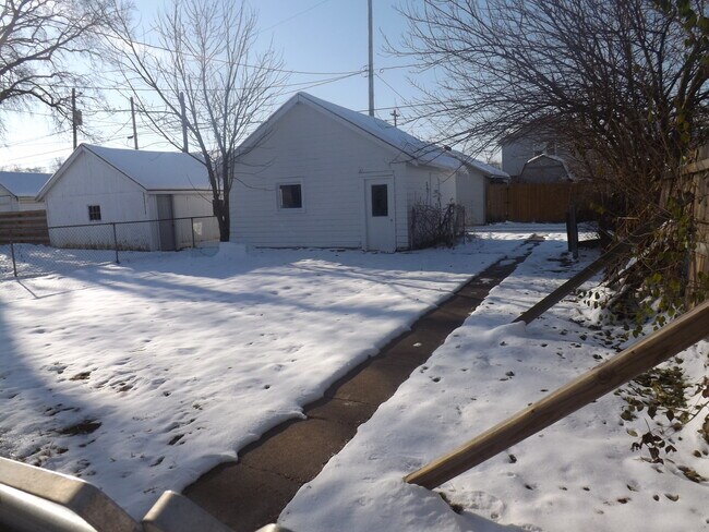 Building Photo - 1327 Vanderveer 3BR/1BA (East Hamilton)