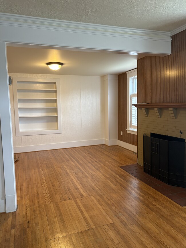 Living space - 4920 Ransom Rd