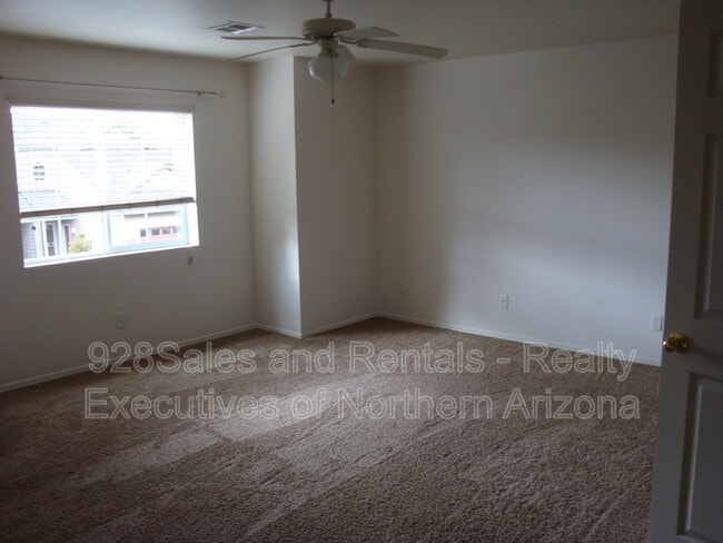Foto del edificio - 9107 W Arden Ln