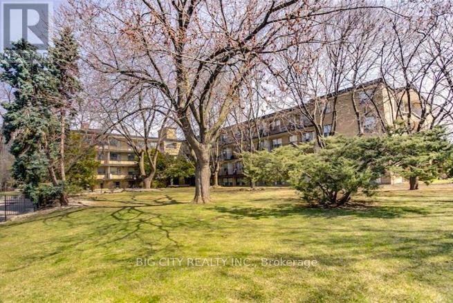 Primary Photo - 29 Upper Canada Dr