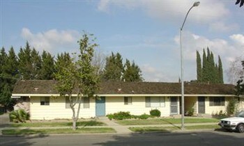 Primary Photo - 255-263 Brookdale Dr